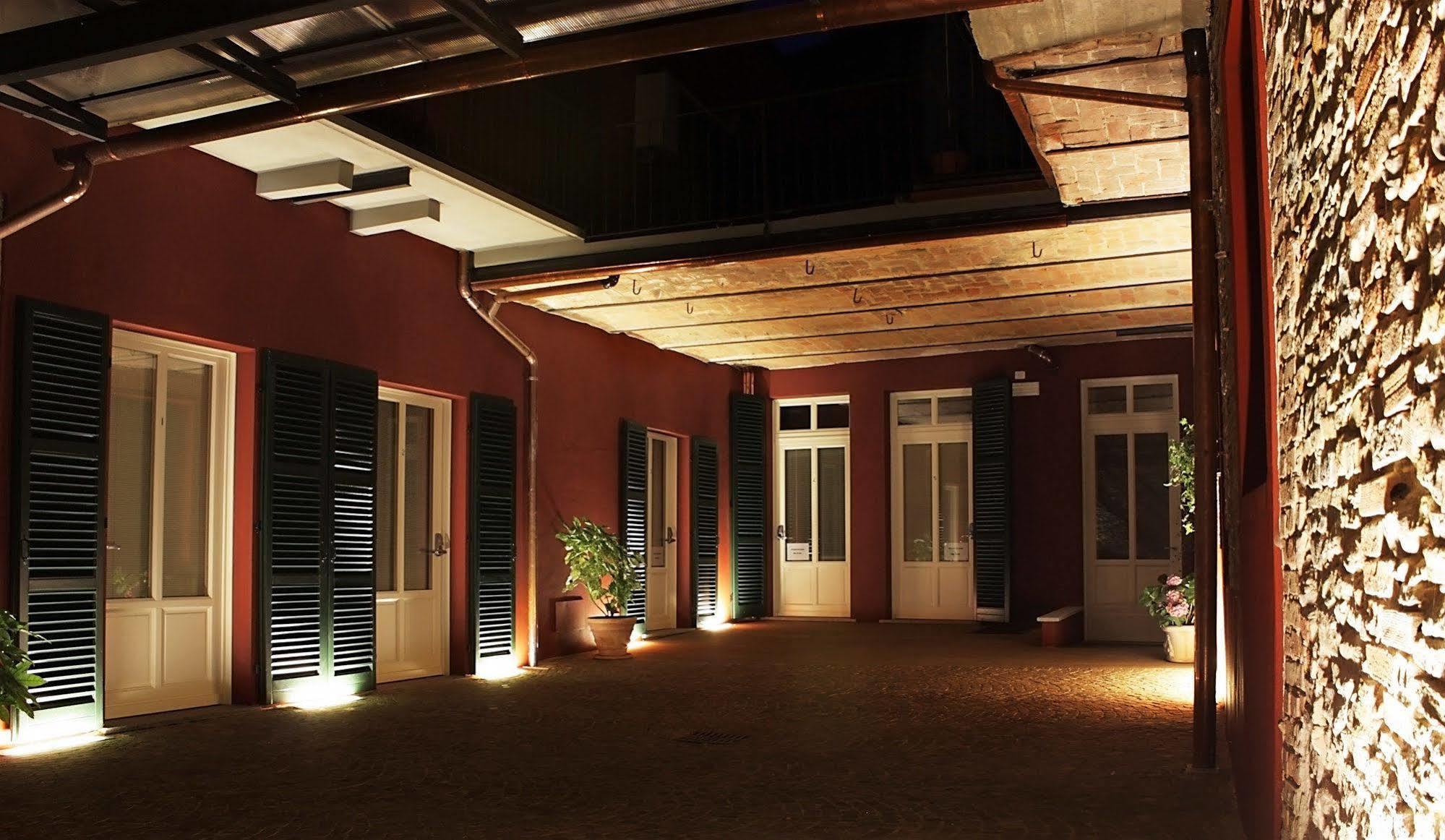 Camere Centro Storico กาเนลลี ภายนอก รูปภาพ